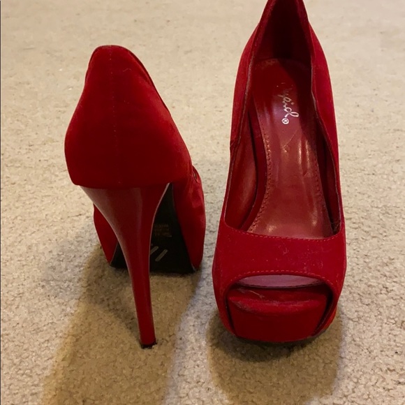 Red Heels - Picture 2 of 2
